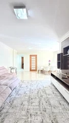 <strong>APARTAMENTO NO CENTRO COM SACADA E CHURRASQUEIRA</strong>