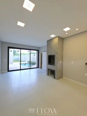 Casa Contemporânea Com Piscina E Suíte Com Closet