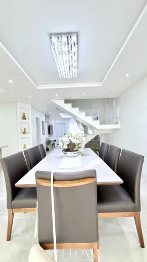 Casa Em Condominio Com 4 Quartos