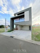 <strong>CASA COM 3 SUÍTES E PÉ-DIREITO DUPLO NO ECOVILLE</strong>