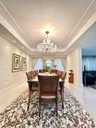 <strong>CASA COM 4 SUÍTES E ELEVADOR</strong>