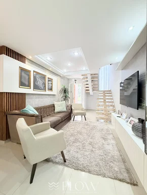 Casa Semi Mobiliada Com Piscina Em Uvaranas