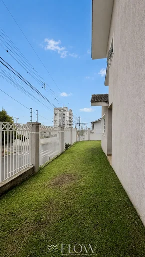 Casa De Esquina Com 4 Quartos E Edícula