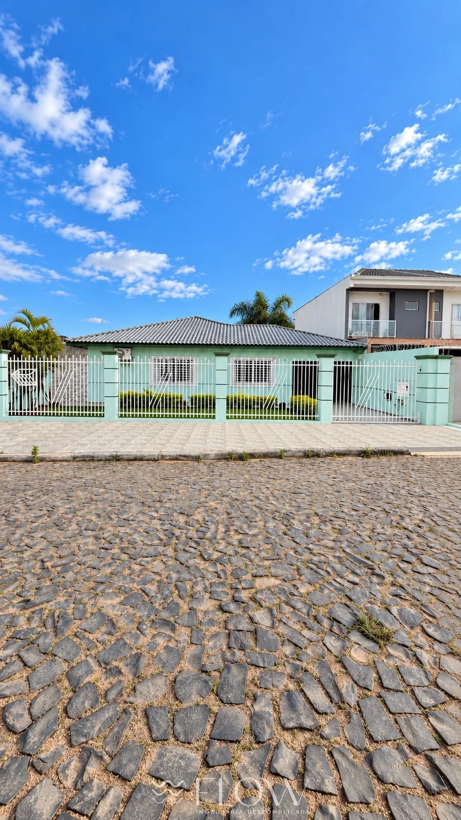 Casa Com 3 Quartos E Amplo Quintal Em Uvaranas