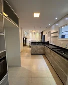 <strong>Casa à Venda - Condomínio Fechado - 240m2</strong>