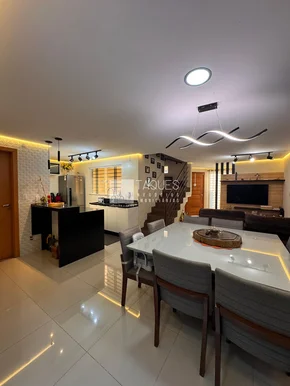 Sobrado Triplex à Venda - Jardim Carvalho - 165m2