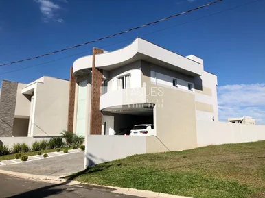Casa à Venda - Condomínio Fechado