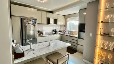 Sobrado à Venda N Rússia / Aceita Permuta De Menor Valor