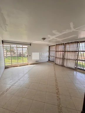 Casa Comercial/residencial à Venda - Uvaranas - Rua A Rua
