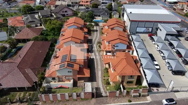 <strong>SOBRADO à venda em Cond. Fechado / Jardim Carvalho</strong>