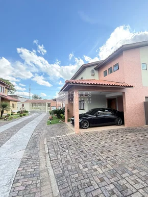 Sobrado à Venda Em Cond. Fechado / Jardim Carvalho