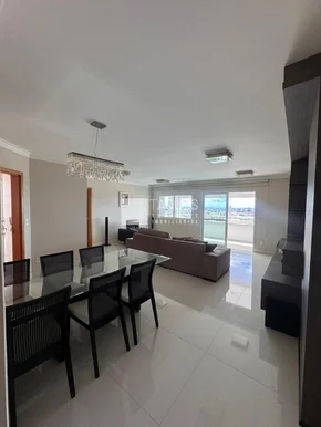 Apartamento à Venda / Jardim Carvalho