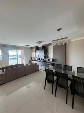 Apartamento à Venda / Jardim Carvalho