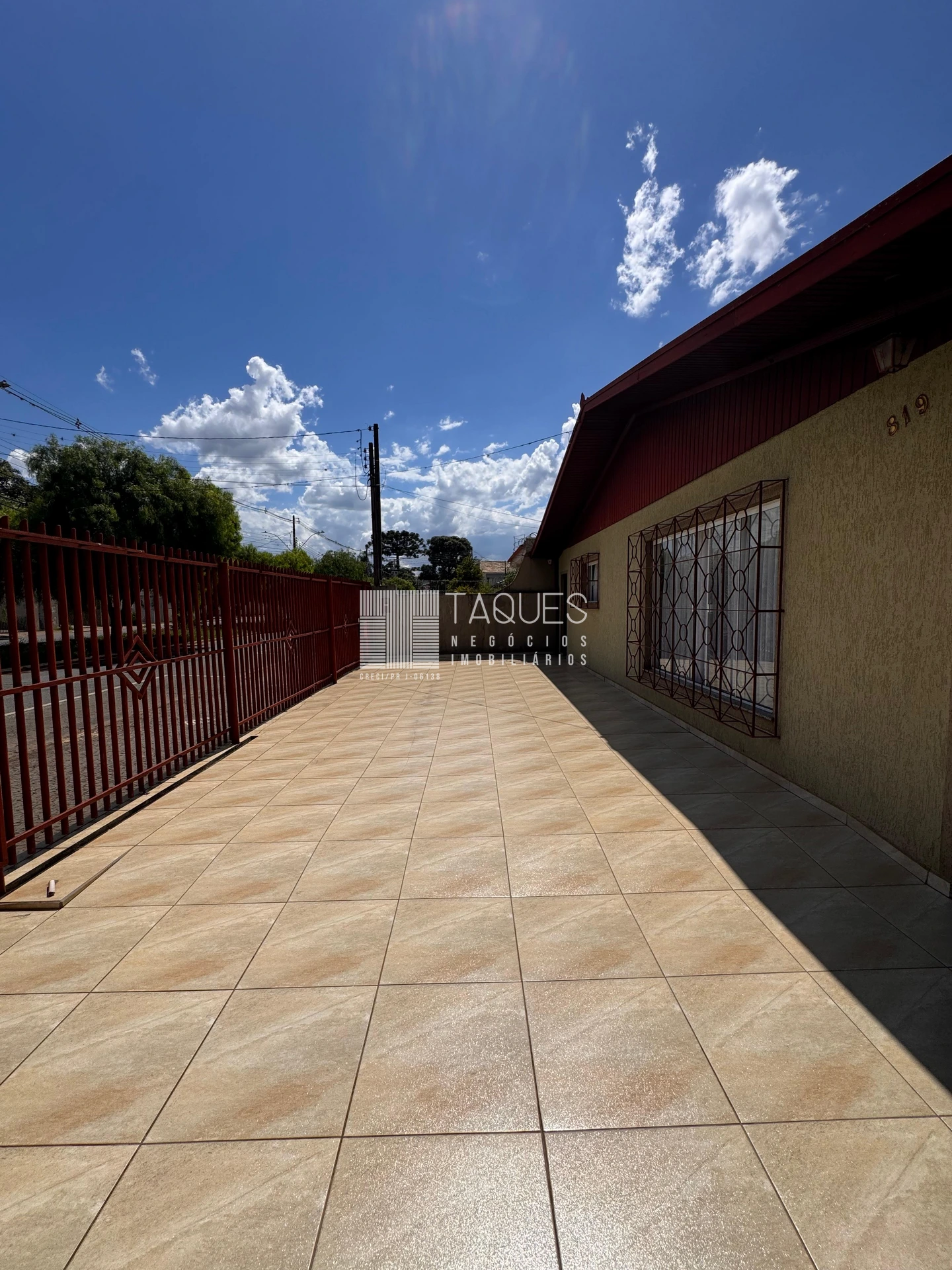 Casa Comercial à Venda / Olarias