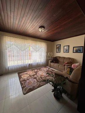 Casa Comercial à Venda / Olarias