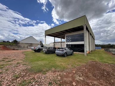 área No Distrito Industrial / 28.000m²