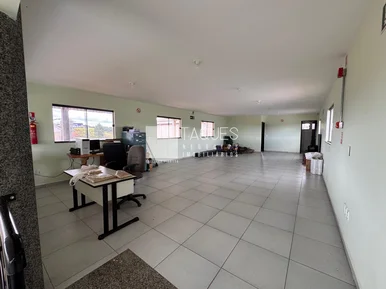 área No Distrito Industrial / 28.000m²