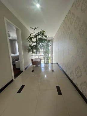 Casa à Venda Em Cond. Fechado / Oficinas