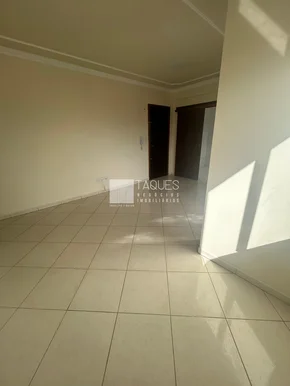 Apartamento à Venda /uvaranas