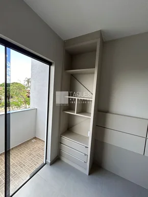 Sobrado à Venda / Oficinas