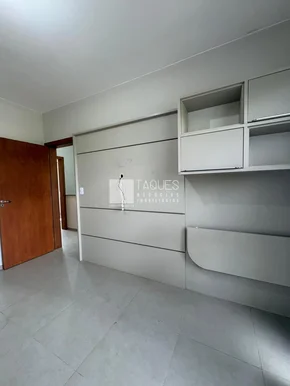 Sobrado à Venda / Oficinas