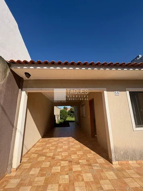 Casa De Rua à Venda Com Aptidão Residencial / Comercial