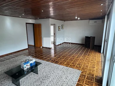 Casa De Rua à Venda / Estrela