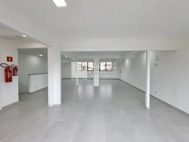 Prédio Comercial / Locado