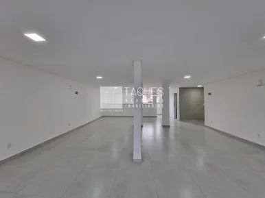 Prédio Comercial / Locado