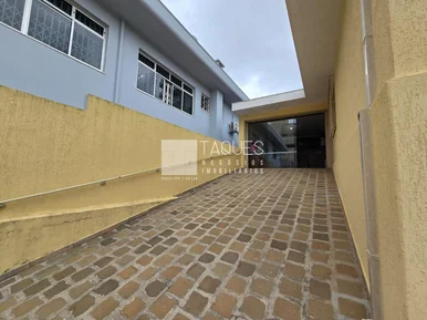 Casa Comercial à Venda