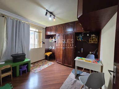 Casa Comercial à Venda
