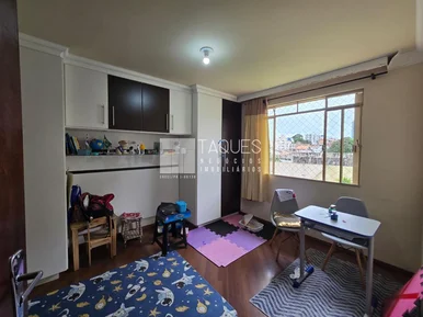 Casa Comercial à Venda