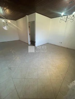Casa Térrea à Venda / Estrela