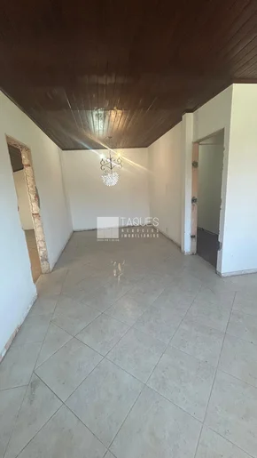 Casa Térrea à Venda / Estrela