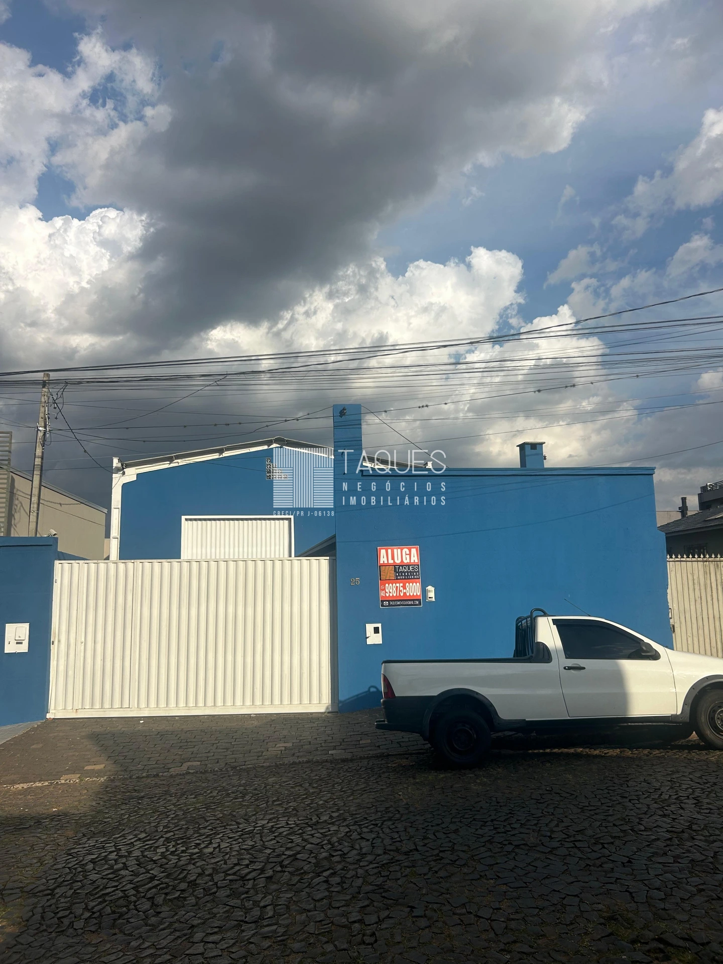 Locação De Barracão 240 M²