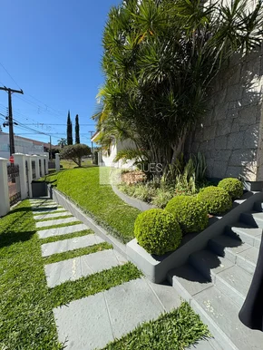 Casa Térrea à Venda / Estrela
