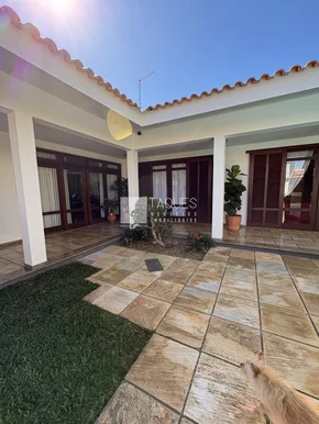 Casa Térrea à Venda / Estrela