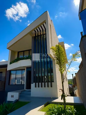 Casa à Venda De Alto Padrão Cond. Vale Dos Vinhedos