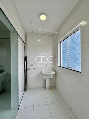 ótimo Apartamento Semimobiliado Central