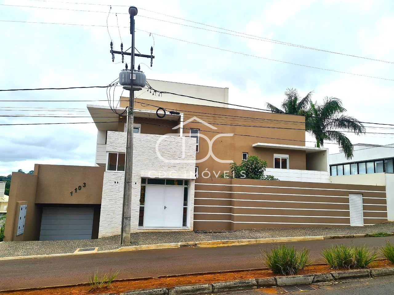 Excelente Sobrado Triplex No Estrela