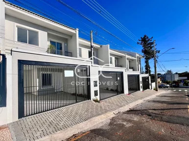 Excelente Sobrado Tríplex No Nova Rússia