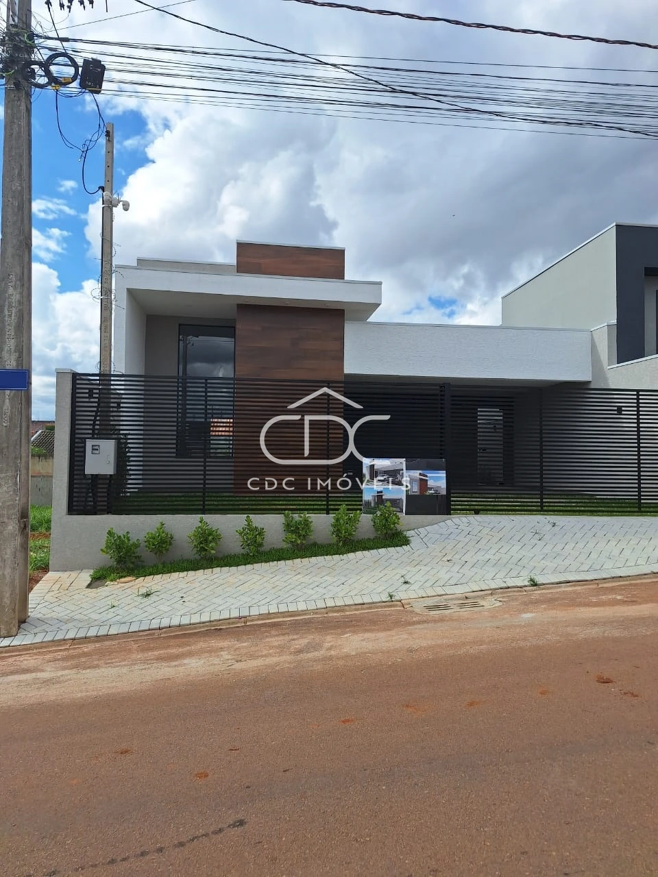 Excelente Residência Em Condomínio Fechado