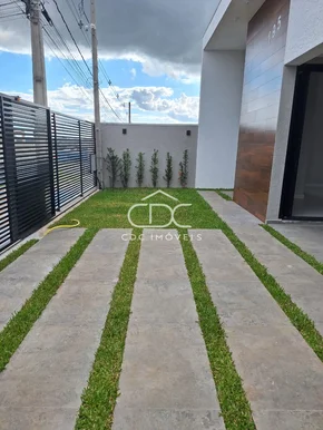 Excelente Residência Em Condomínio Fechado