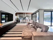 <strong>EXCELENTE RESIDÊNCIA EM CONDOMÍNIO FECHADO NO JD CARVALHO</strong>