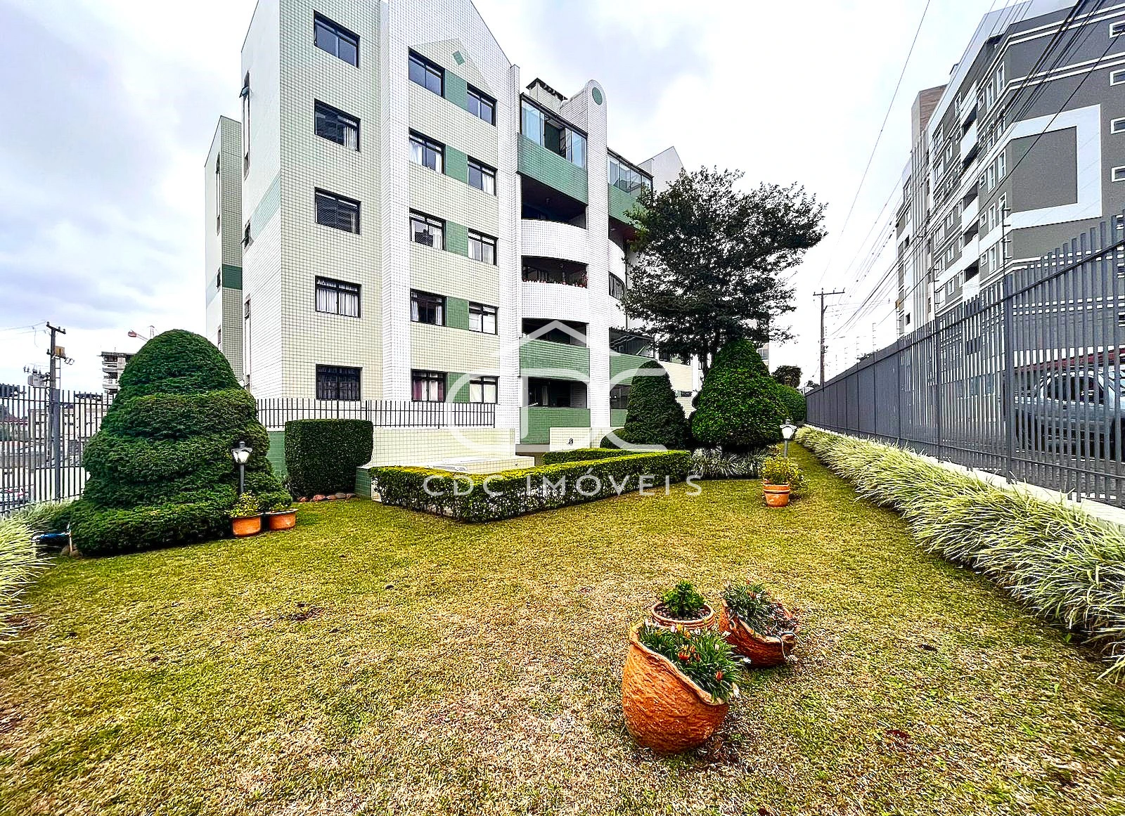 Excelente Apartamento Semimobiliado No Estrela