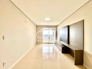 Excelente Apartamento Semimobiliado Central