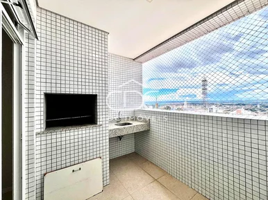 Excelente Apartamento Semimobiliado Central