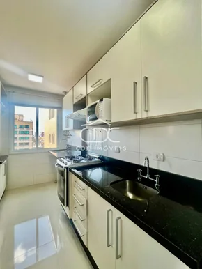 ótimo Apartamento Semimobiliado Central