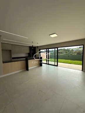 Excelente Casa Em Condomínio Fechado