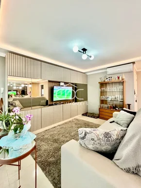 Excelente Apartamento Semimobiliado Em Uvaranas